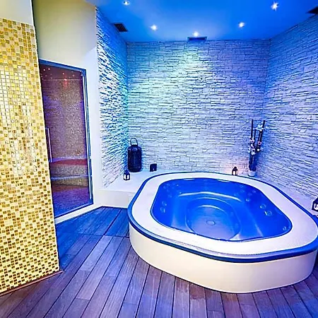 Madison Hotel 3*