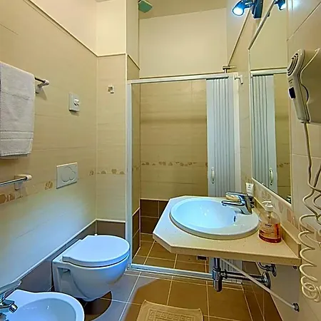 Hotel Madison 3*
